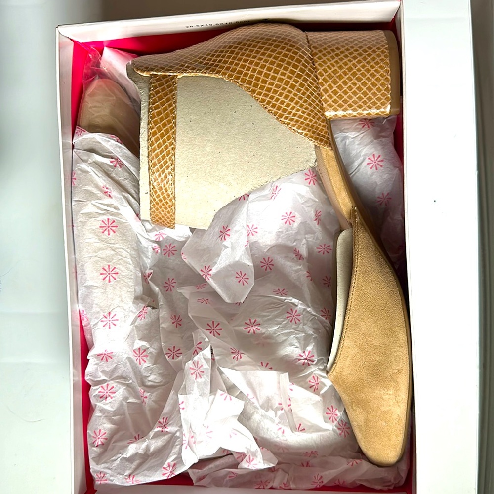 Isaac Mizrahi Sandals